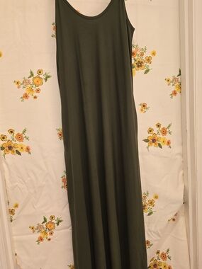 Wolddress Olive Green Sleeveless Maxi Dress